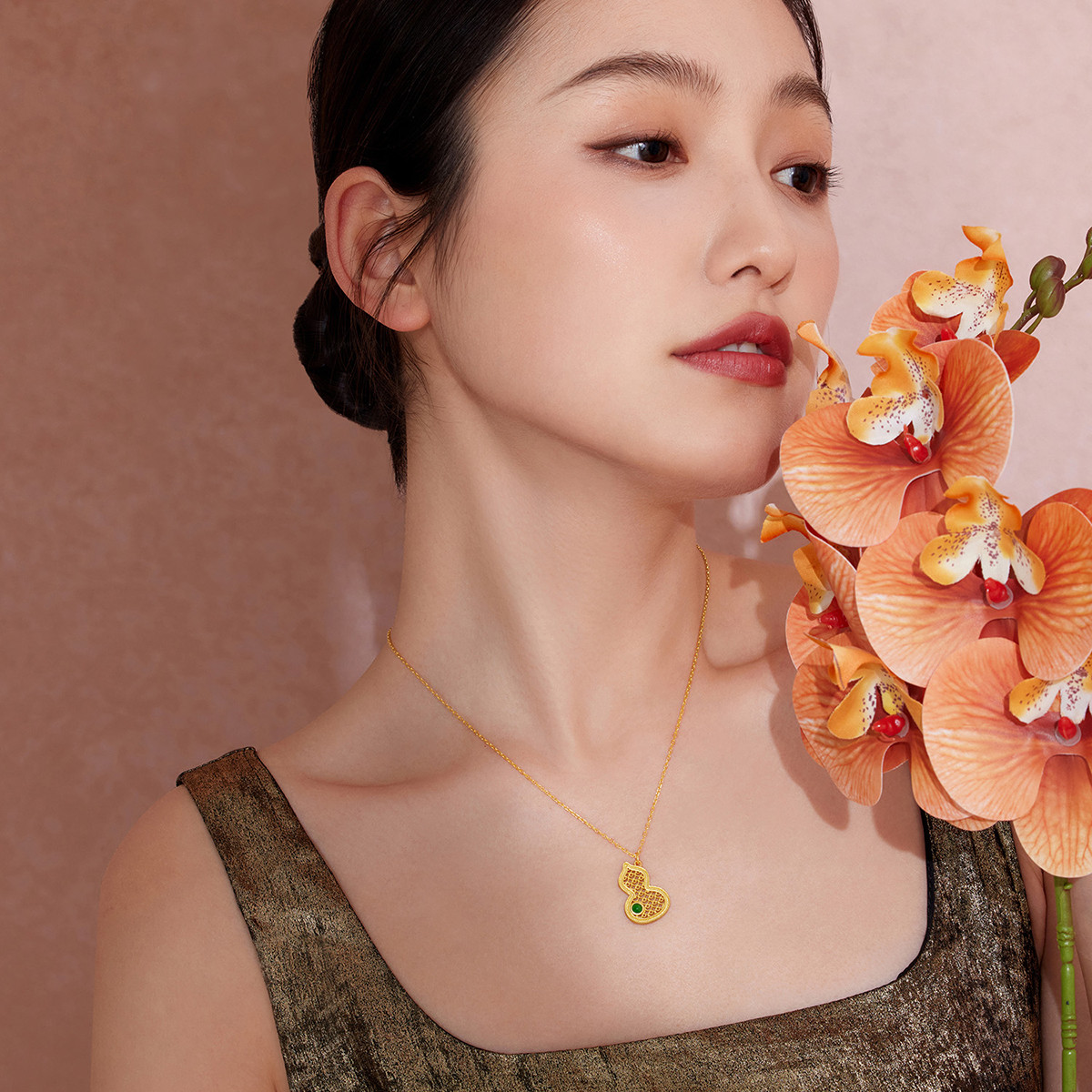 六福珠宝福满传家葫芦黄金项链镶翡翠玉足金吊坠套链计价013551NA【联系客服补货】