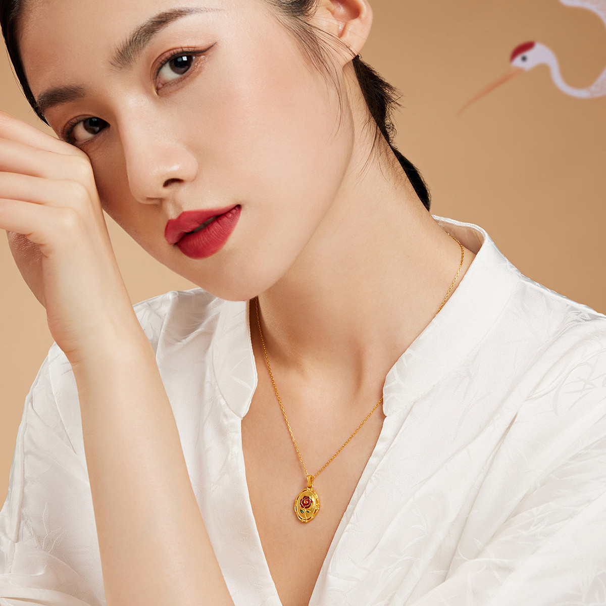 六福珠宝福满传家镜中玫瑰花黄金项链女足金吊坠计价A01TBGN0009【视频看货】