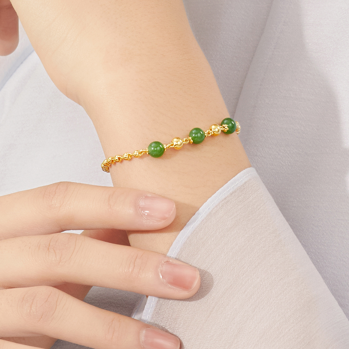 六福珠宝碧玉珠和田玉手链女小金珠黄金手链定价A01A1TBB0006【视频看货】