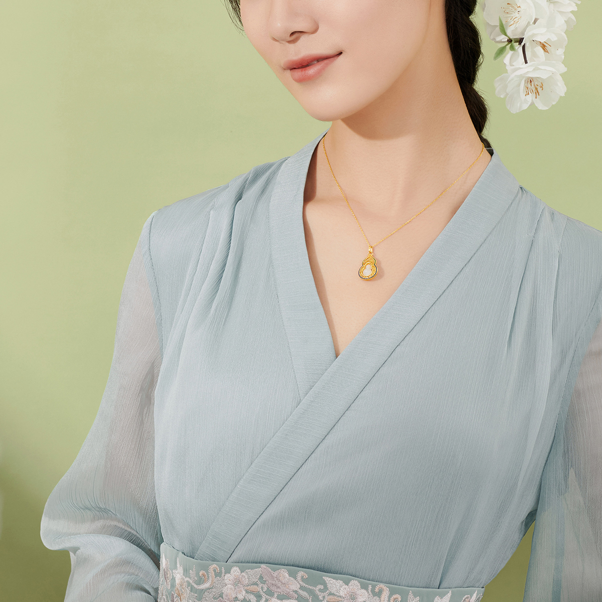 六福珠宝葫芦黄金吊坠女足金和田玉鎏彩工艺挂坠定价A01A1TBP0002