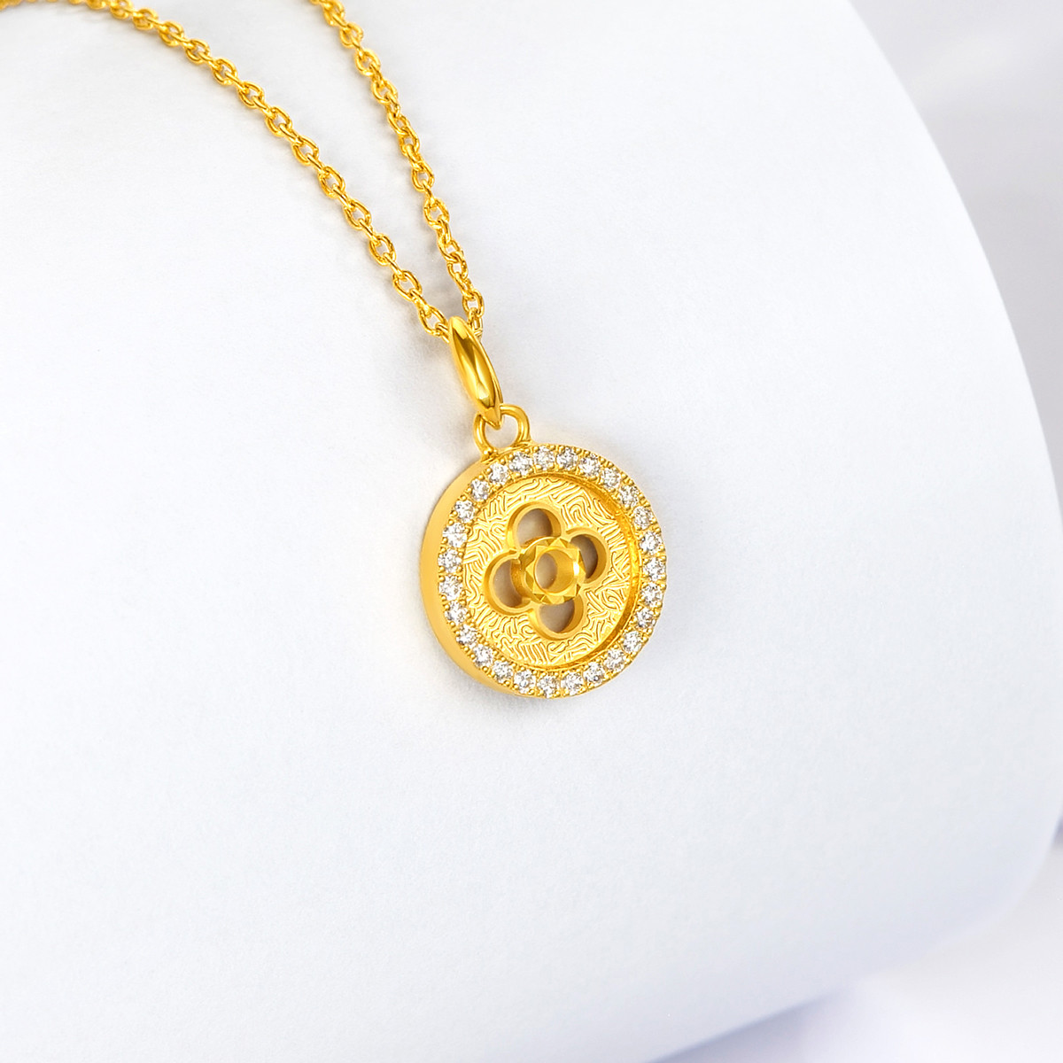 六福珠宝Goldstyle·X黄金吊坠镶钻石女足金挂坠定价GDA1TBP0012