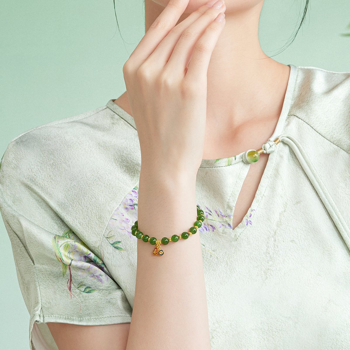 六福珠宝葫芦圆形挂坠黄金和田玉手链女足金手串定价A03TBA1B0018