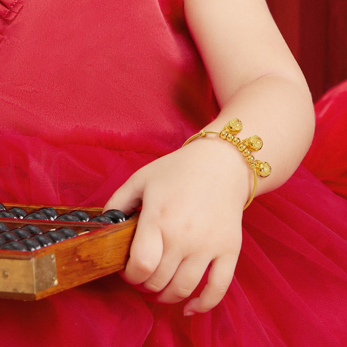 六福珠宝福袋黄金手镯子推拉款儿童宝宝满月送礼计价A03TBGB0043【联系客服补货】