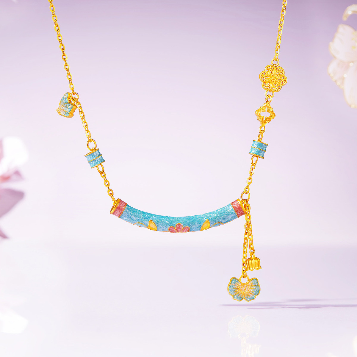 六福珠宝福满传家花间意微笑黄金项链鎏彩工艺弯管计价A01G0006DS赏春【视频看货】