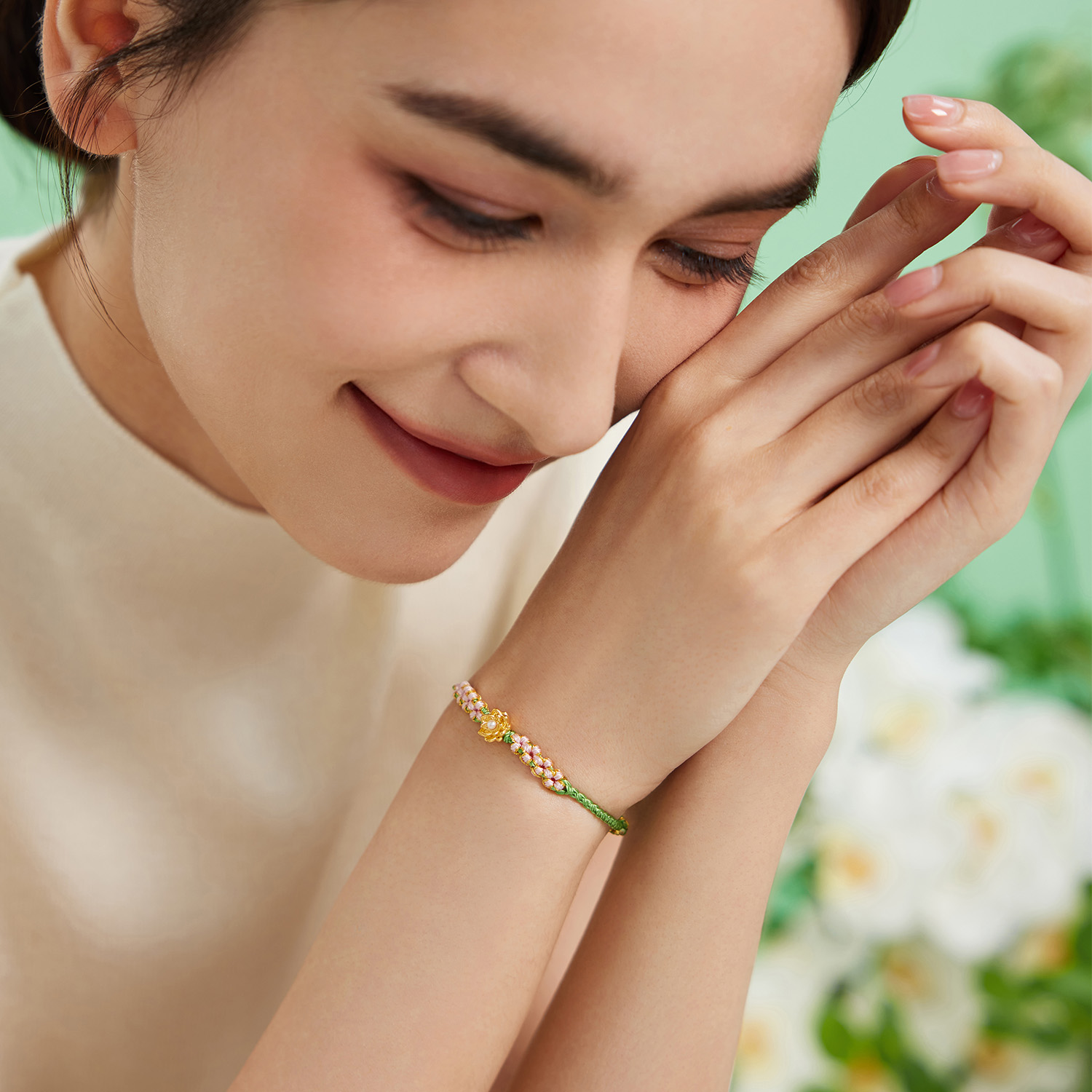 六福珠宝好运莲莲黄金转运珠女六瓣莲花编织串珠金手绳A01A0024DS