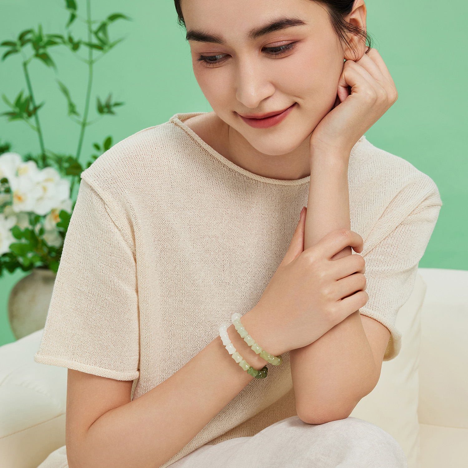 六福珠宝光面渐变和田玉手串女款日常竹节珠玉石手链F21A0029DS