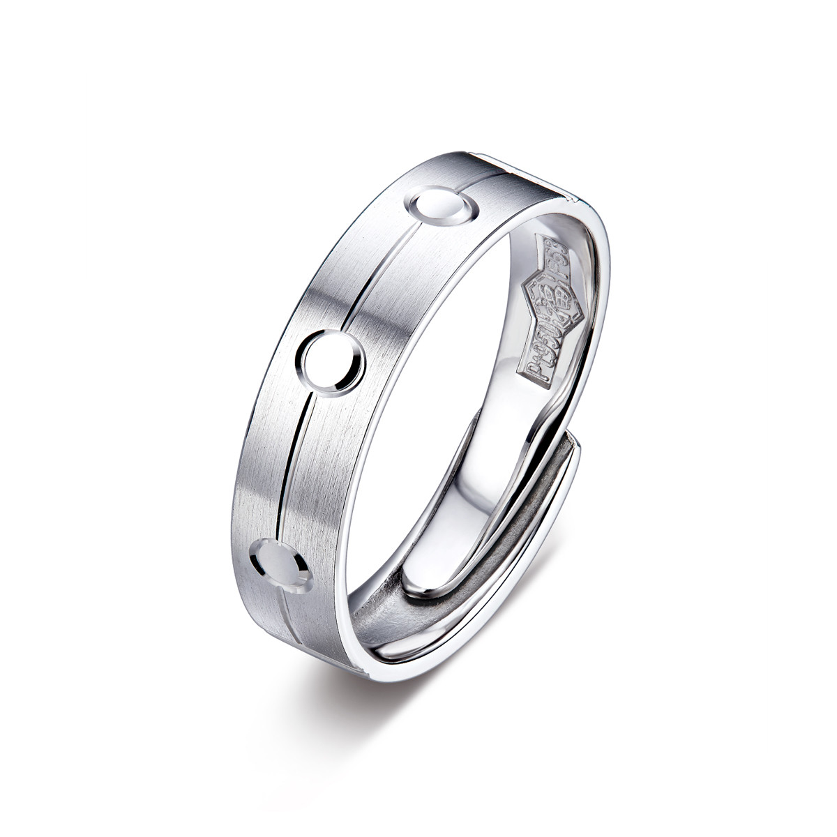 六福珠宝情缘铂金戒指铂950男士时尚白金情侣对戒计价F63TBPR0014