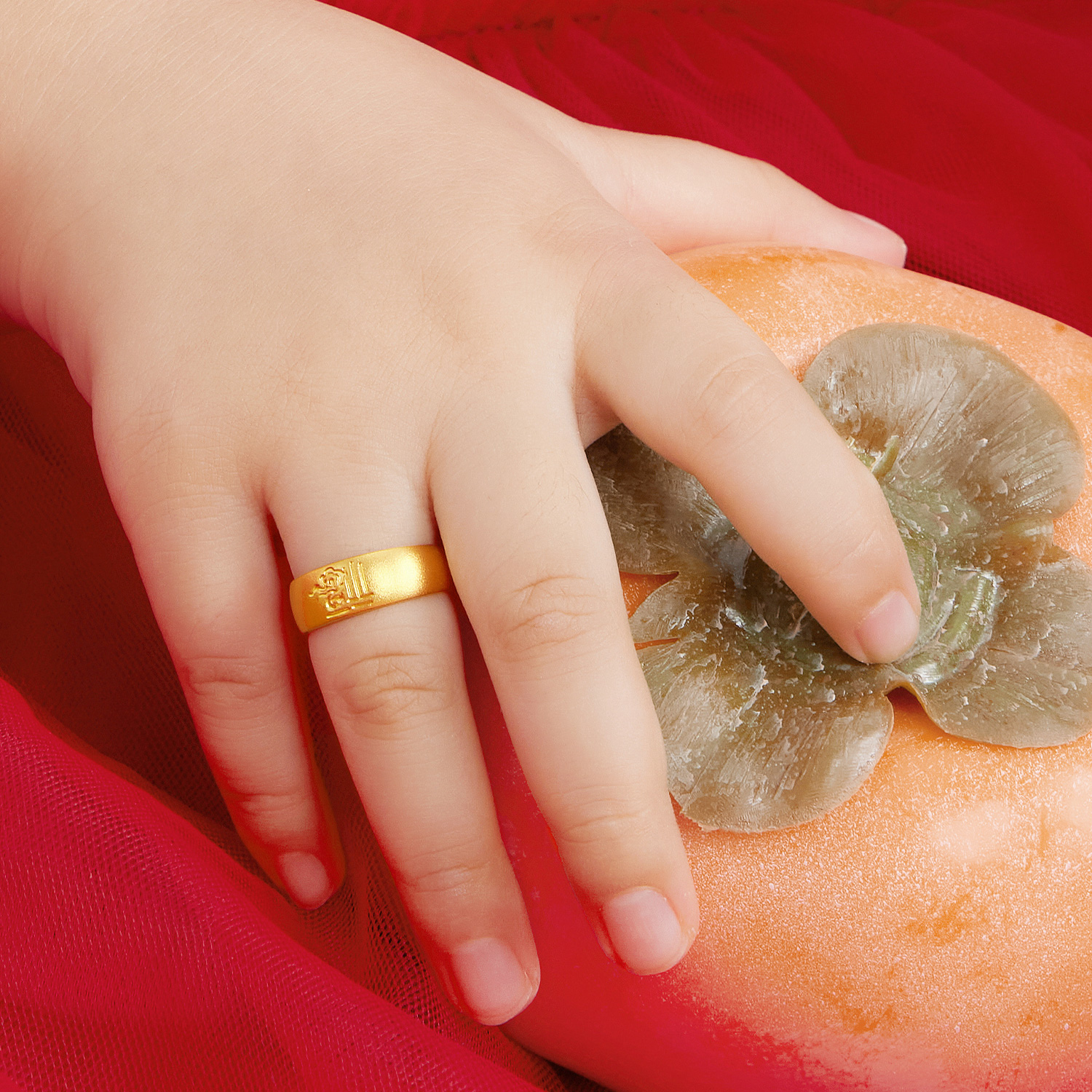 六福珠宝福满传家福字黄金戒指实心宝宝满月送礼计价F48TBGR0011