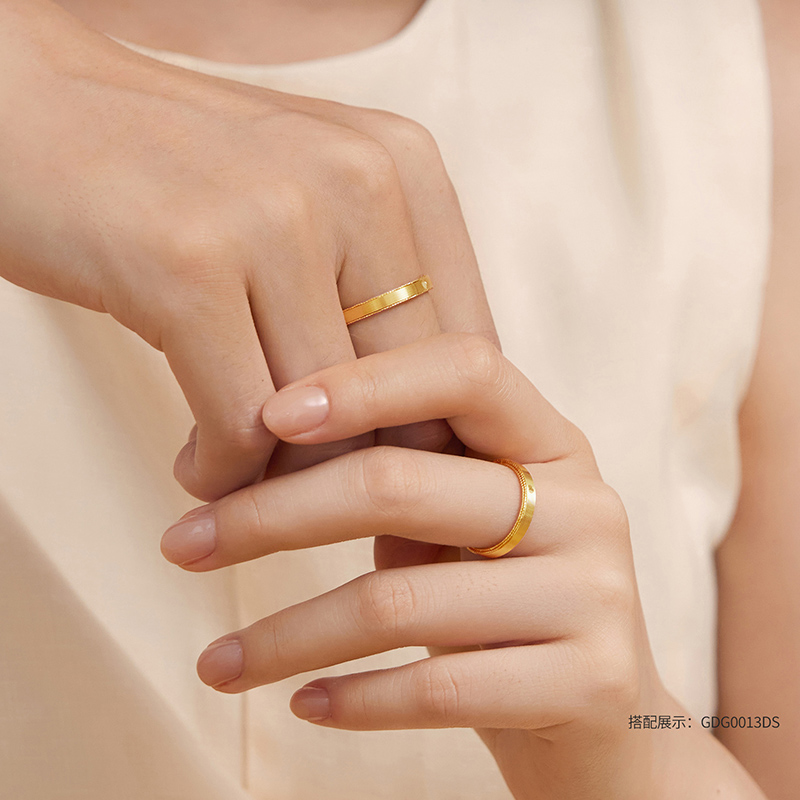 六福珠宝爱意缠绕情侣方圆黄金戒指男女款实心对戒计价GDG0013DS