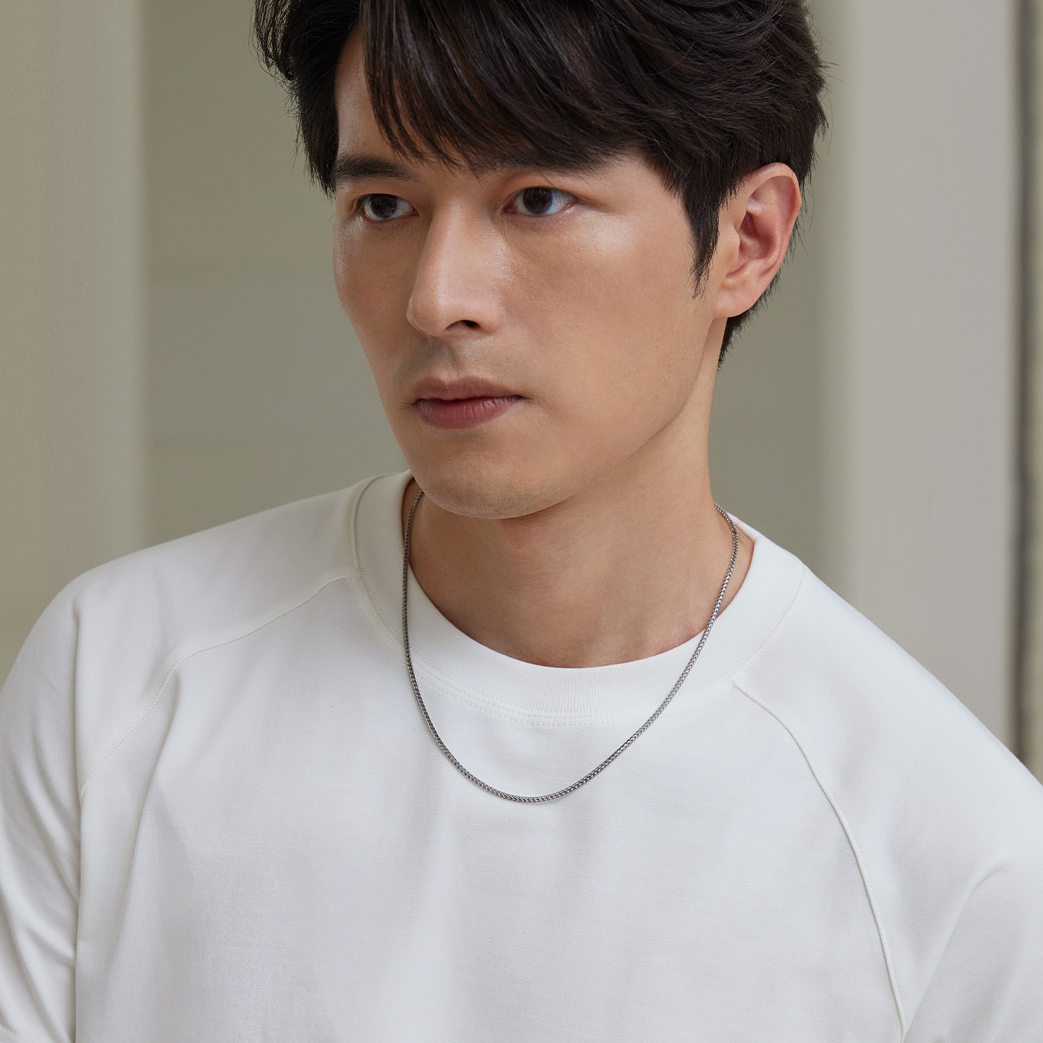六福珠宝鱼骨素链铂金项链Pt950男士简约白金颈链计价L19TBPN0030