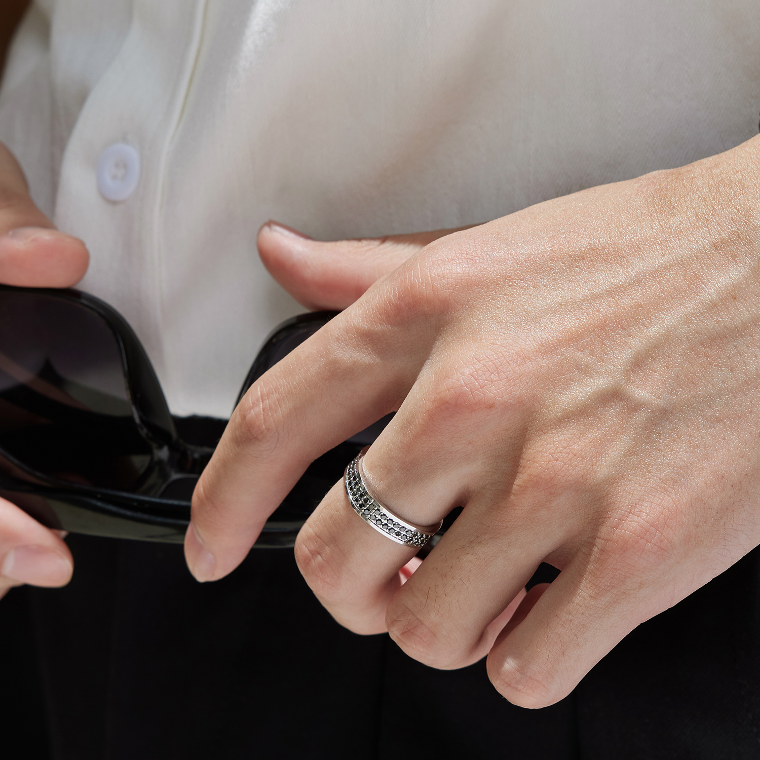 六福珠宝黑钻方圆铂金戒指铂950男女款钻石方戒白金对戒HEJ0008DS【1V1直播看货】