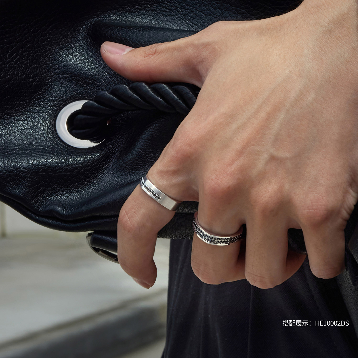 六福珠宝黑钻方圆铂金戒指铂950男女款钻石方戒白金对戒HEJ0008DS【1V1直播看货】