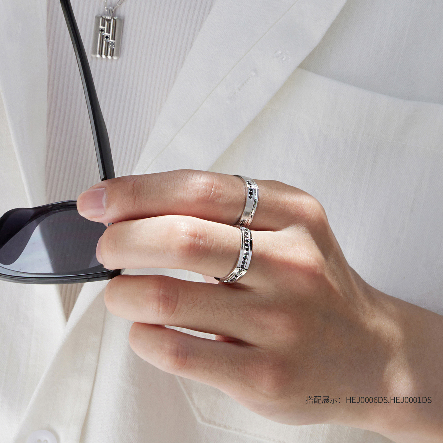 六福珠宝黑钻方圆铂金戒指铂950男女款手工拉丝白金对戒HEJ0004DS【1V1直播看货】