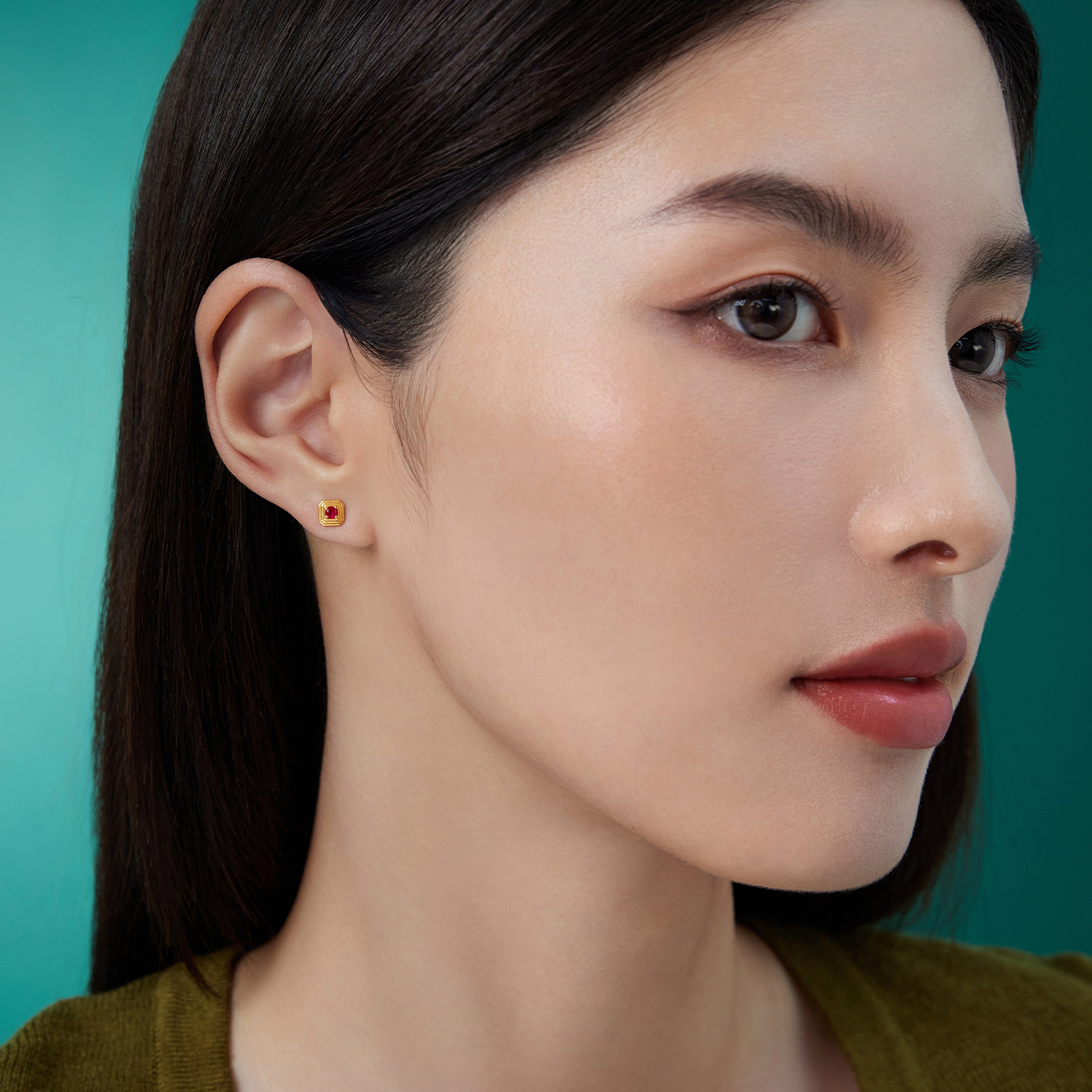 六福珠宝光影金红宝意趣涟漪黄金足金红宝石耳钉女款GJA0058DS