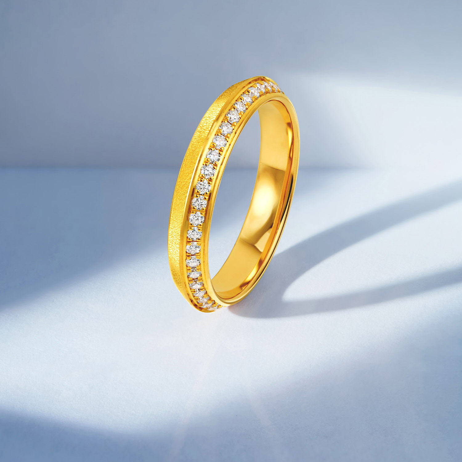 六福珠宝Goldstyle·X永恒金字塔黄金戒指男女款钻石对戒031676MA