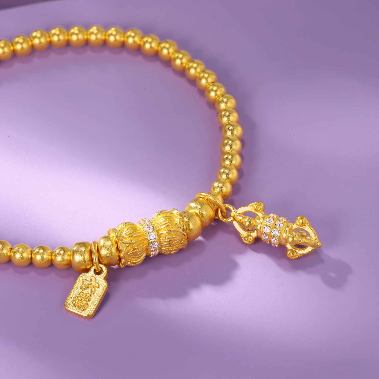 六福珠宝并蒂莲花黄金手链女钻石金刚杵挂坠金珠足金手串032418ba【联系客服补货】【视频看货】