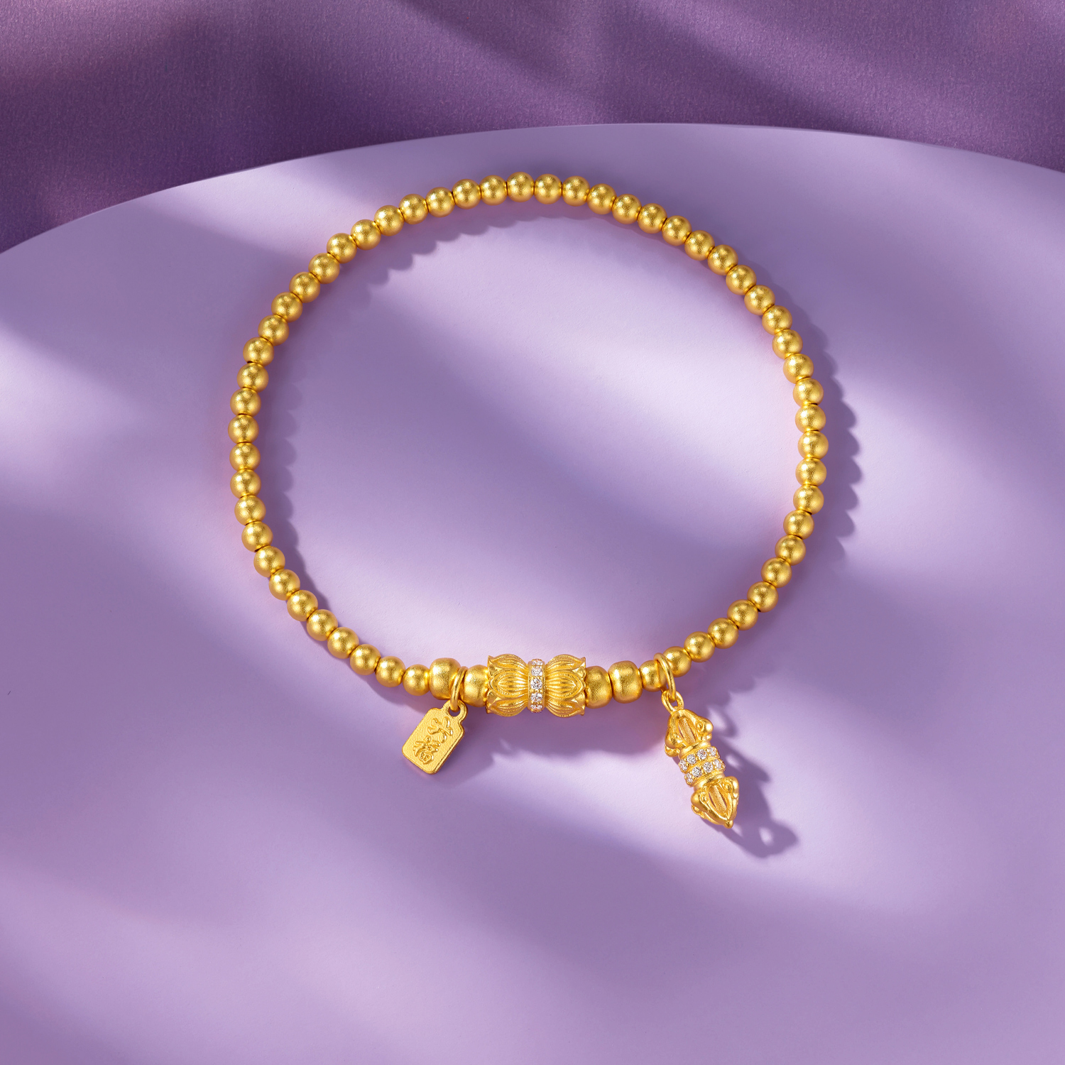 六福珠宝并蒂莲花黄金手链女钻石金刚杵挂坠金珠足金手串032418ba【联系客服补货】【视频看货】