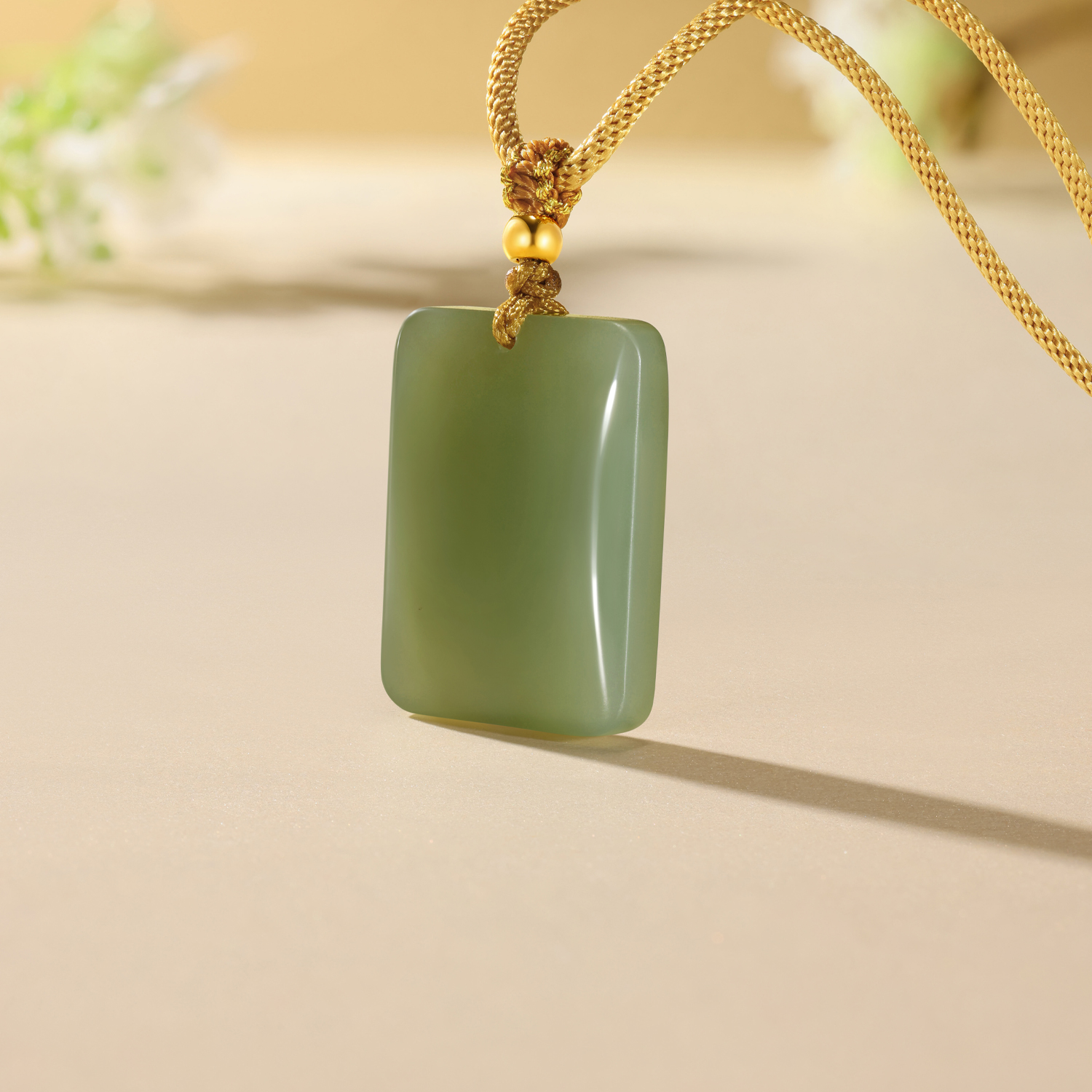 六福珠宝平安无事牌和田玉吊坠女日常黄金金珠项链玉坠L74A0014DS
