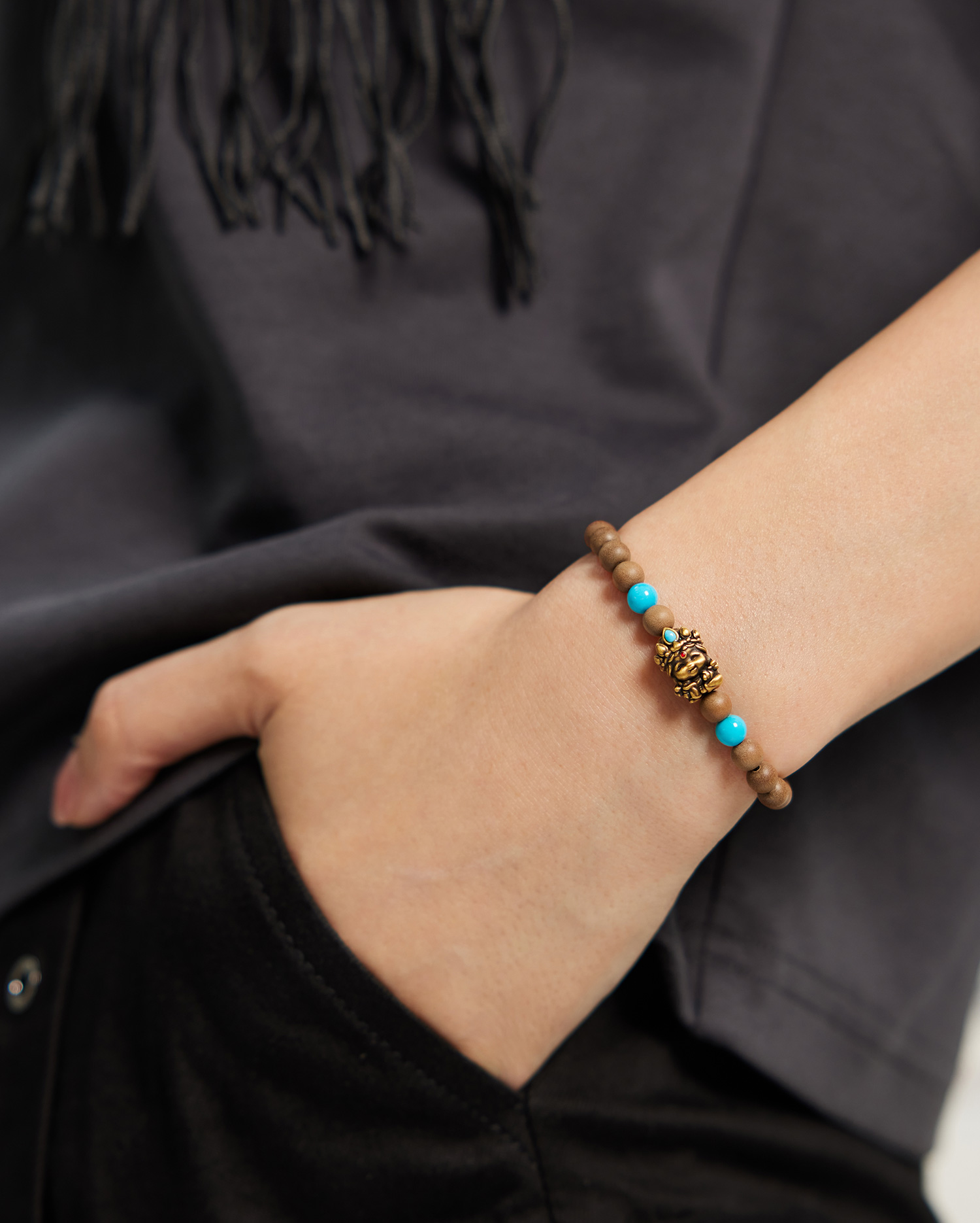 六福珠宝藏传文化密码绿度母黄金手链绿松石老山檀手串GJA0075DS母亲