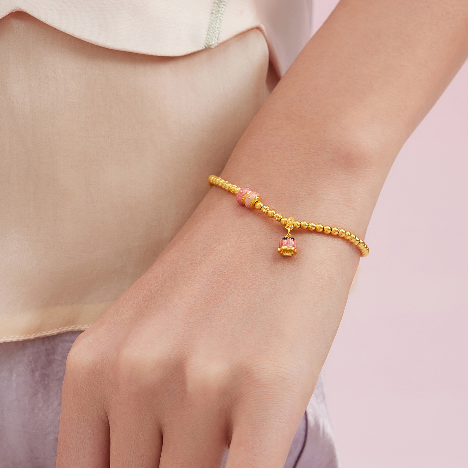 六福珠宝福满传家铃兰花黄金手链女款鎏彩金珠手串计价F63G0091DS赏春【1V1直播看货】