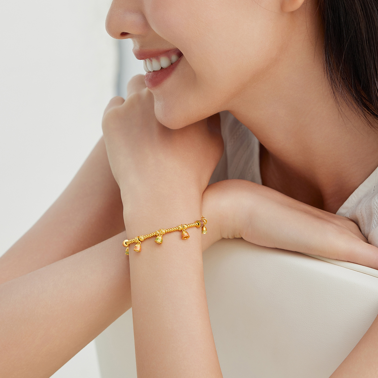 六福珠宝福满传家绚彩金铃黄金手链铃铛算盘珠手串计价F63G0092DS【联系客服补货】【视频看货】