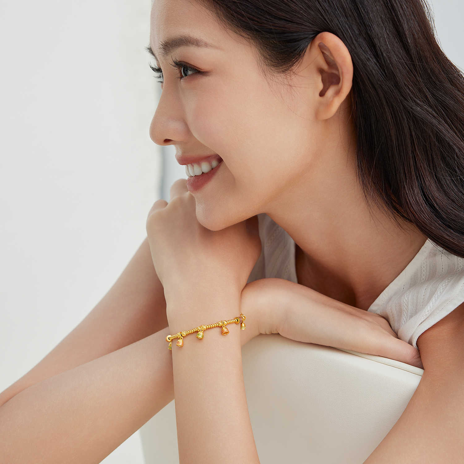 六福珠宝福满传家绚彩金铃黄金手链铃铛算盘珠手串计价F63G0092DS【联系客服补货】【视频看货】