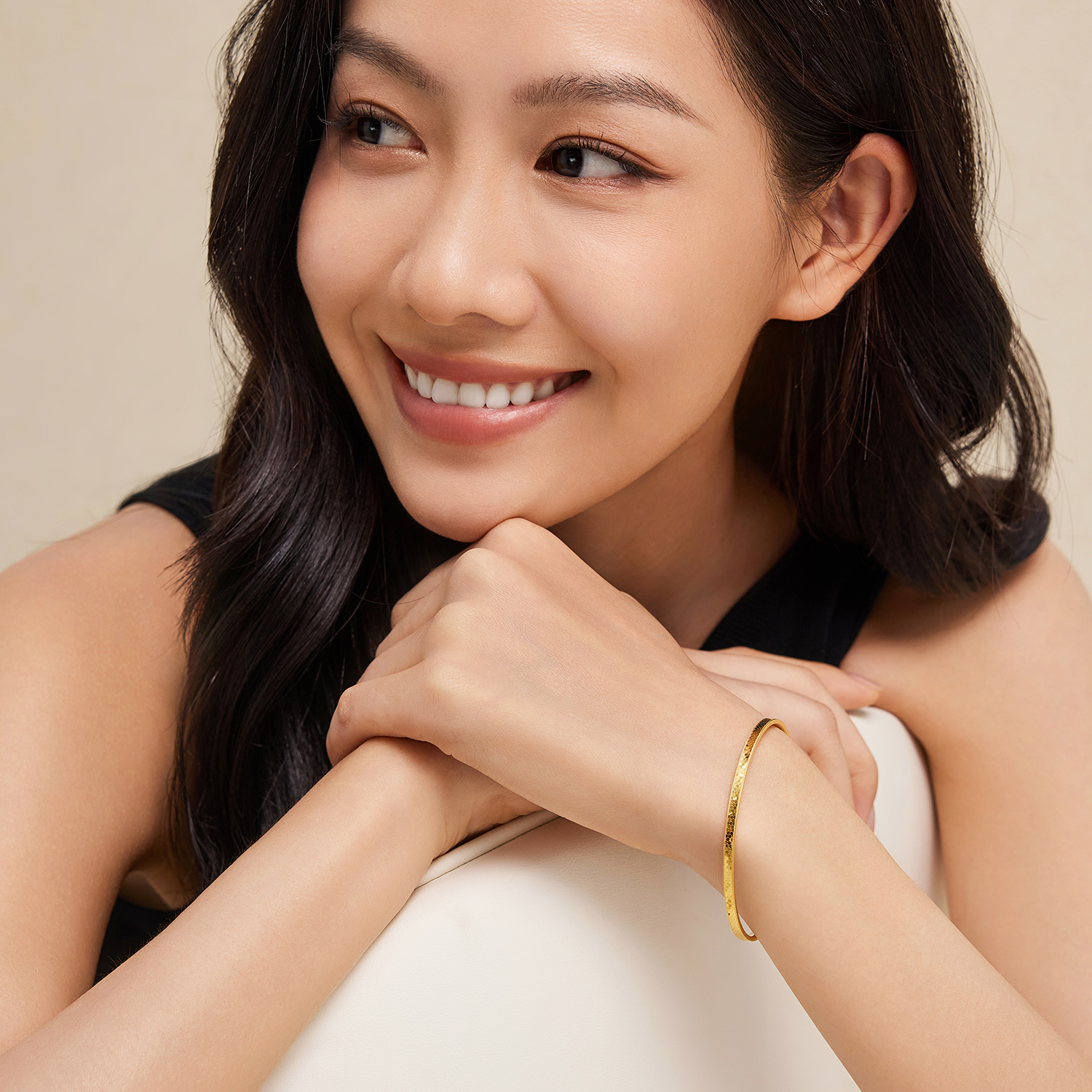 六福珠宝圆点车花黄金手镯女款闪耀足金镯子首饰计价G16G0044DS【1V1直播看货】