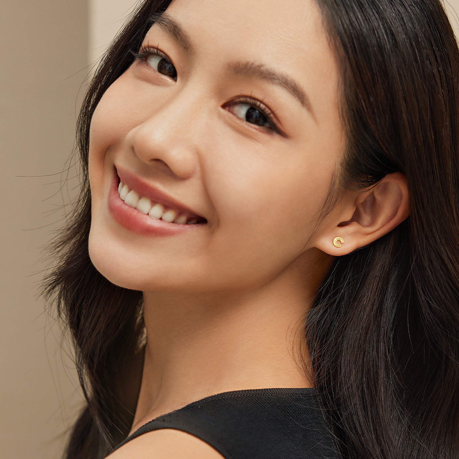 六福珠宝光影金英文字母黄金耳钉耳环女DIY单只足金耳饰GJA0080DS