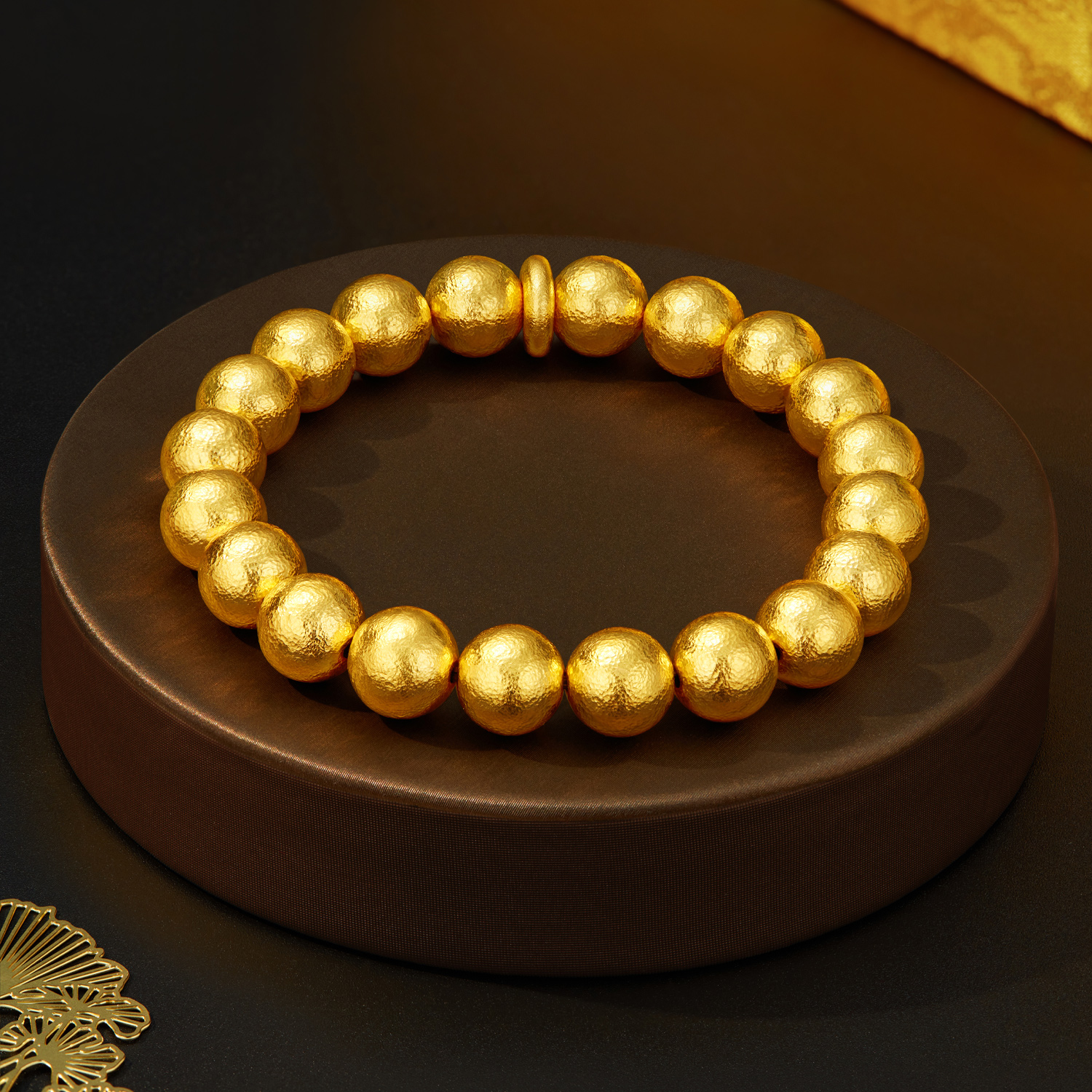 六福珠宝福满传家缘满黄金手链男手工錾刻大气手串计价F63G0103DS【视频看货】