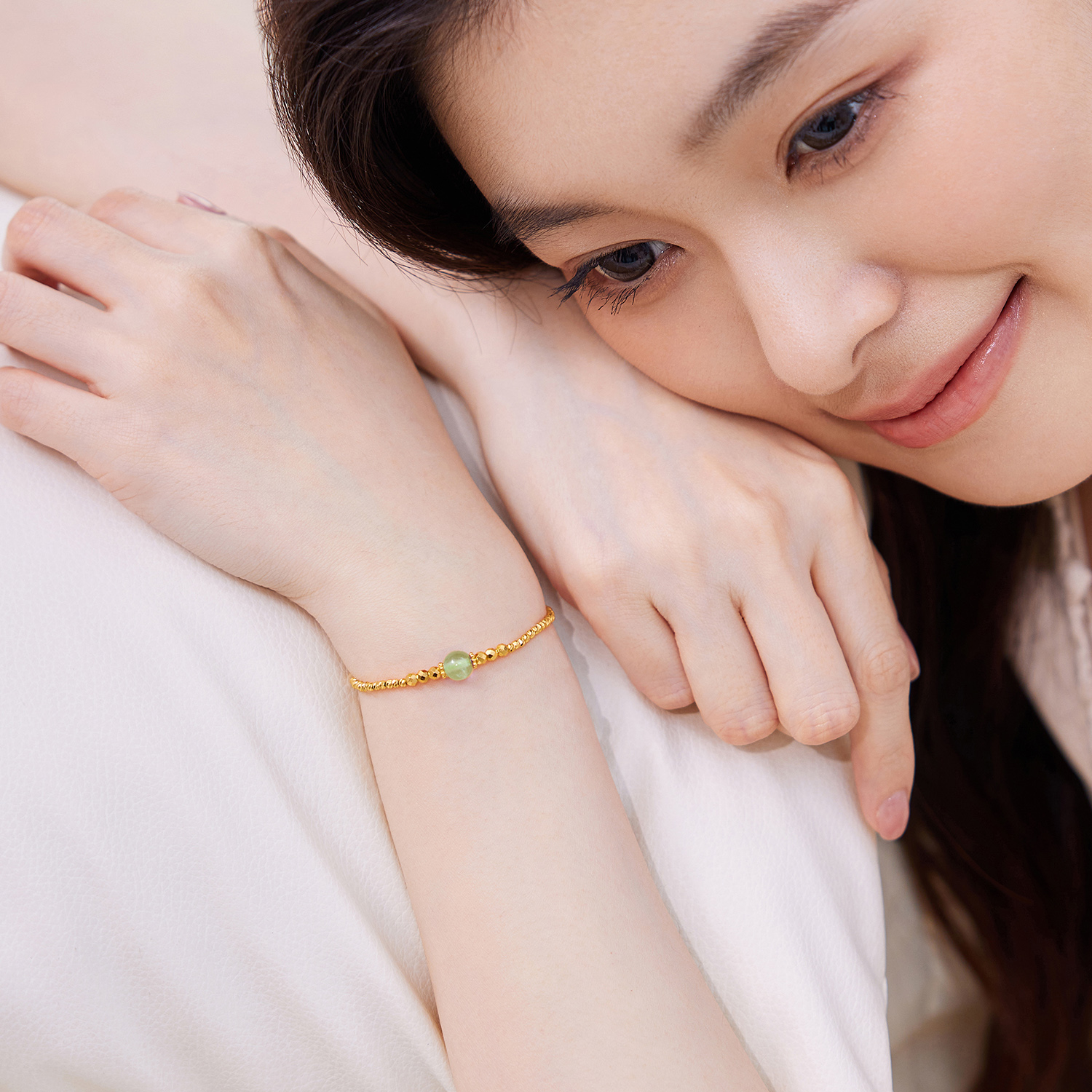 六福珠宝多彩系列晶石黄金手链女蹦迪珠宝玉石手串计价EOG0005DS