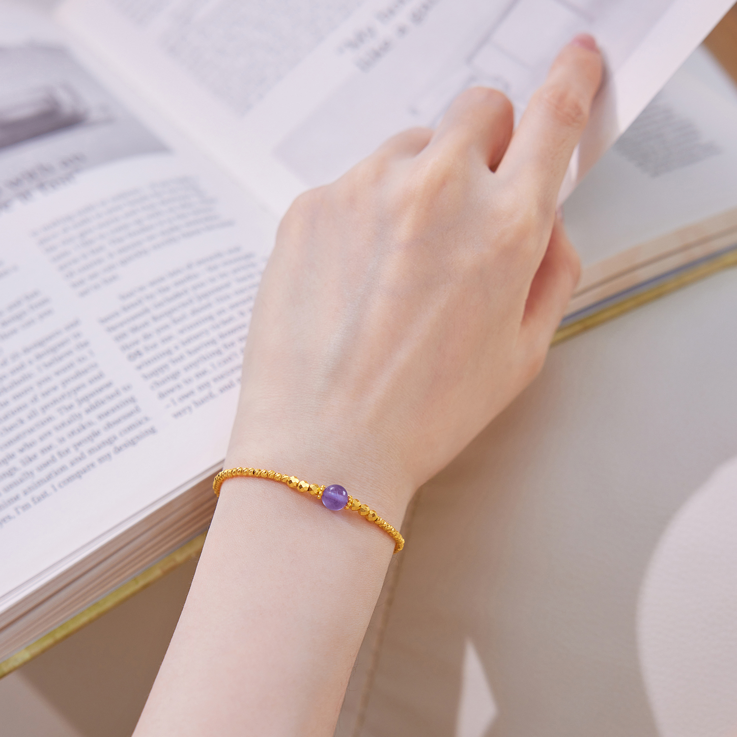 六福珠宝多彩系列晶石黄金手链女蹦迪珠宝玉石手串计价EOG0005DS