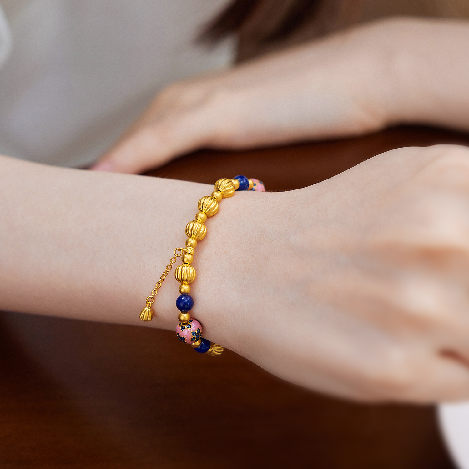 六福珠宝南瓜珠黄金手链女款鎏彩转运珠青金石手串计价G39G0029DS【1V1直播看货】