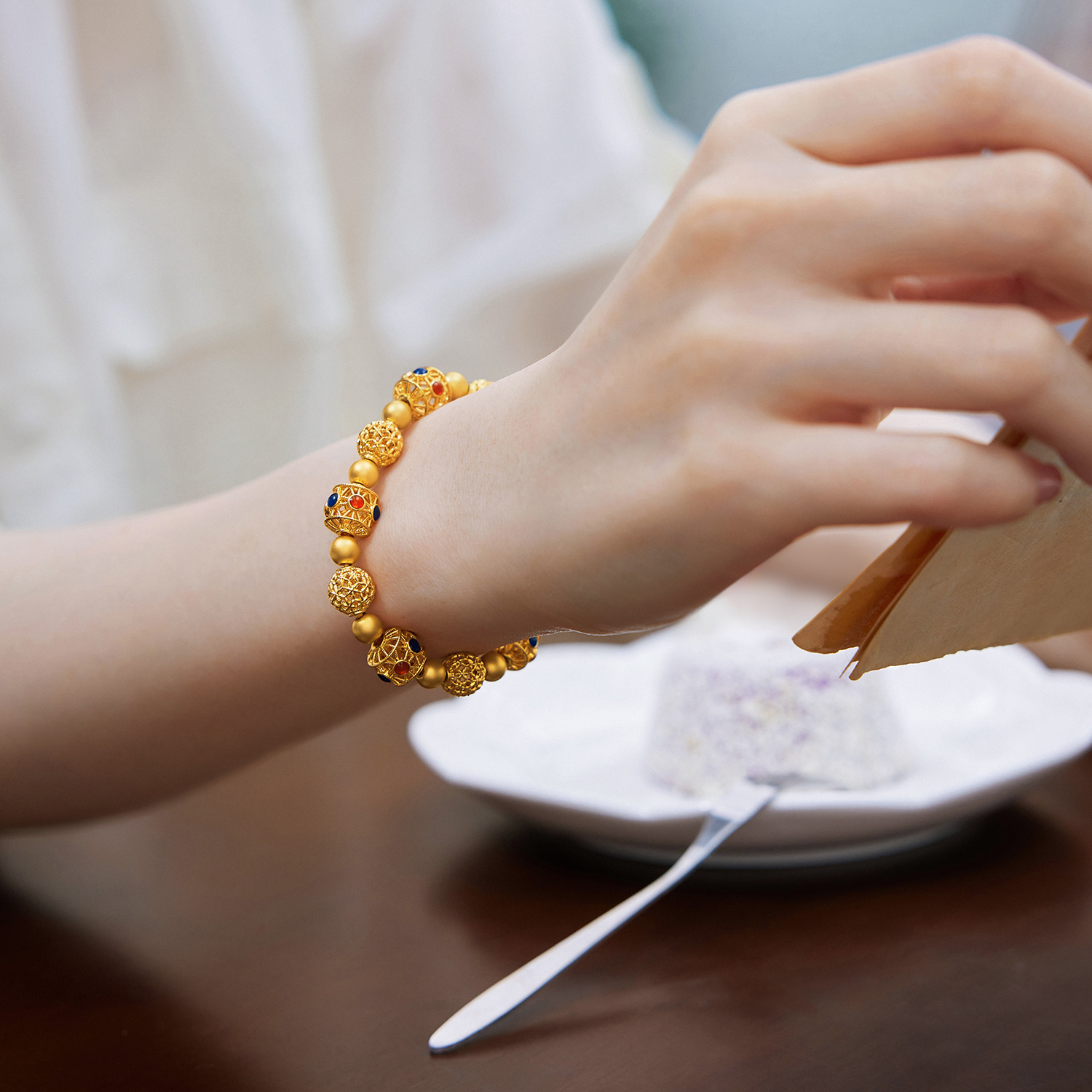 六福珠宝鎏彩花丝球黄金手链女金珠手串镂空转运珠计价L19G0003DS【1V1直播看货】