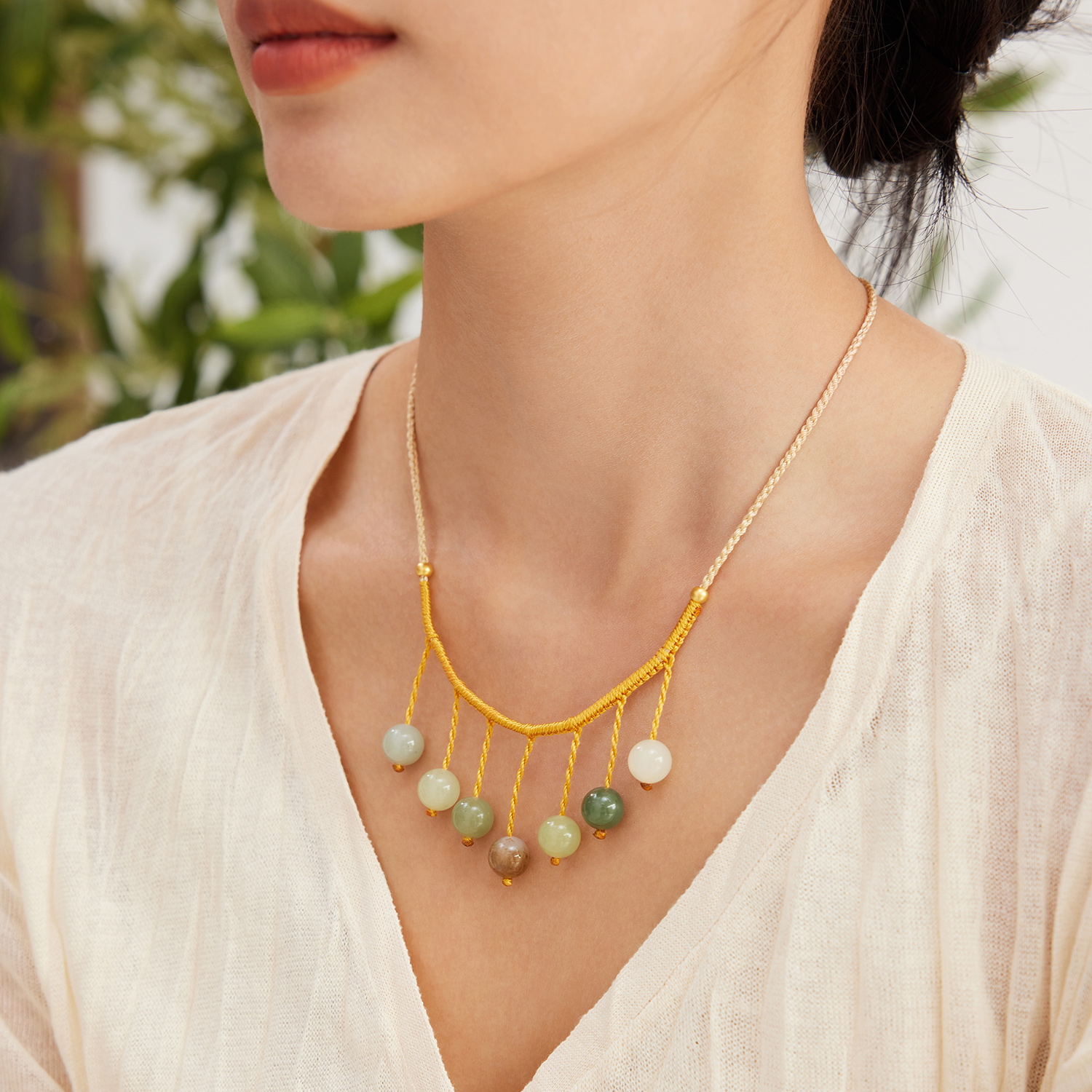 六福珠宝帘梦幽幽多宝和田玉吊坠流苏黄金项链挂绳玉坠FQA0004DS