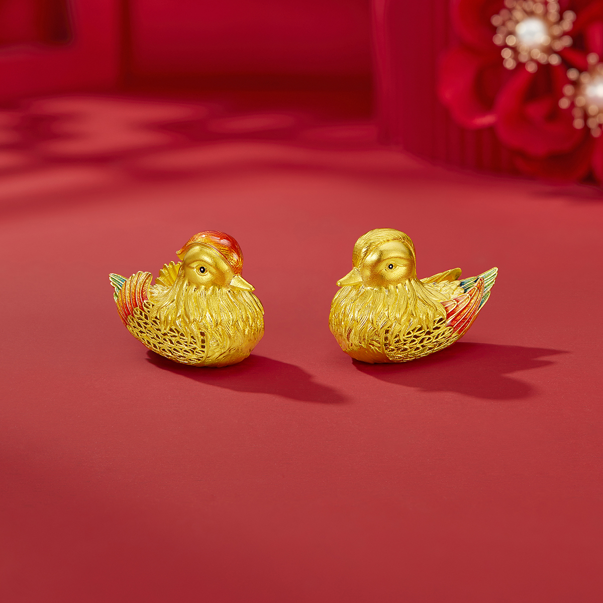 六福珠宝福满传家鸳鸯共枕黄金摆件结婚嫁礼一对计价L07TBGA0001【联系客服补货】【视频看货】