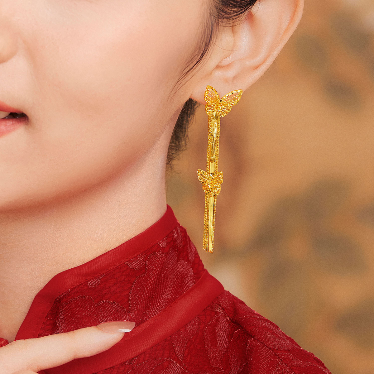 六福珠宝双蝴蝶黄金耳环耳坠女款流苏金耳钉耳饰足金计价010029EA【视频看货】