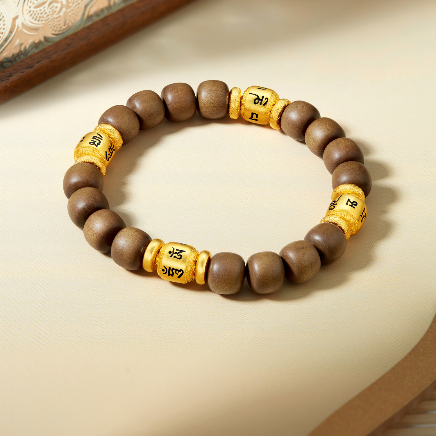 六福珠宝好运莲莲和田玉手串女款莲花玉髓金珠双圈手链F21A0009DS