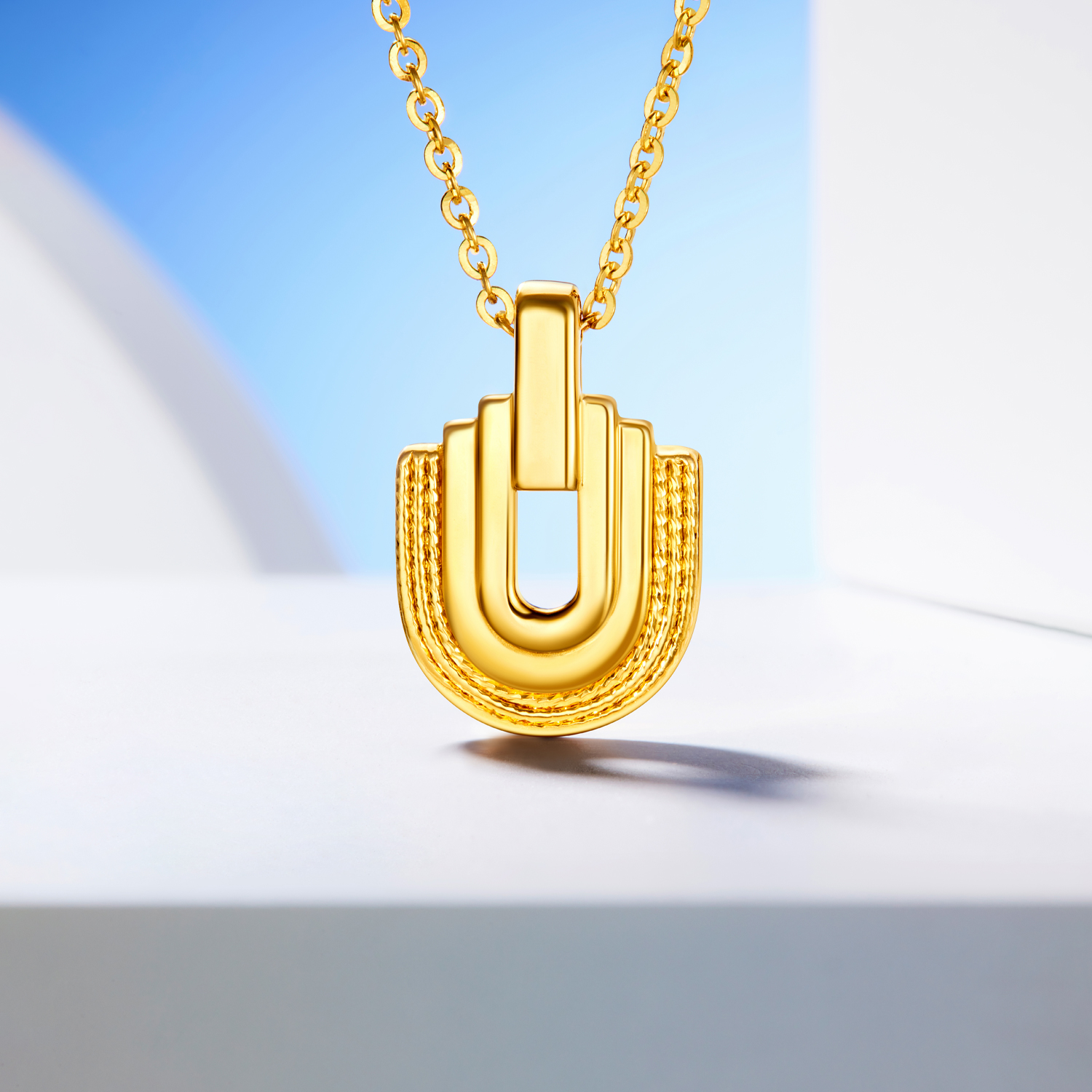 六福珠宝U型马蹄造型黄金项链女款手工编织足金吊坠计价GJG0139DS