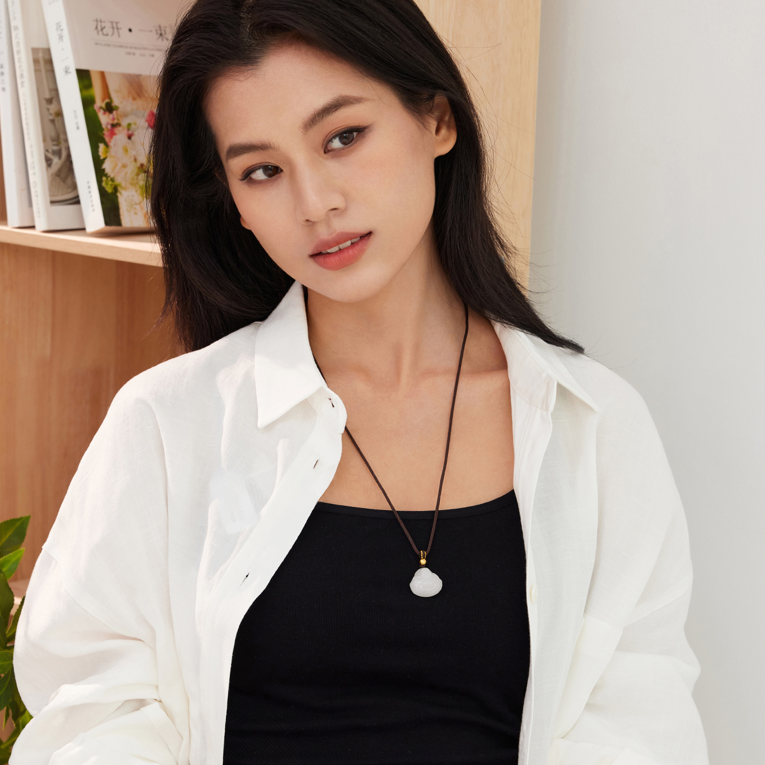 六福珠宝抱抱佛和田玉吊坠黄金金珠项链女日常玉佛玉坠G31A0006DS