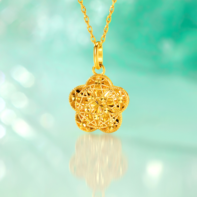 【店庆特惠】六福珠宝花海倾心黄金吊坠编织爱心桃花足金四叶花计价GJG0147DS