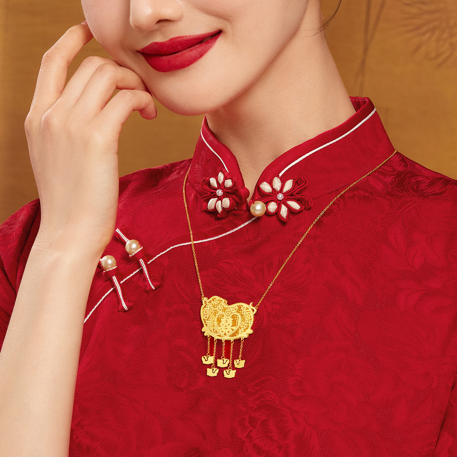 六福珠宝光影金诸事皆囍黄金项链5G实心金猪牌婚嫁礼计价020953NA【视频看货】