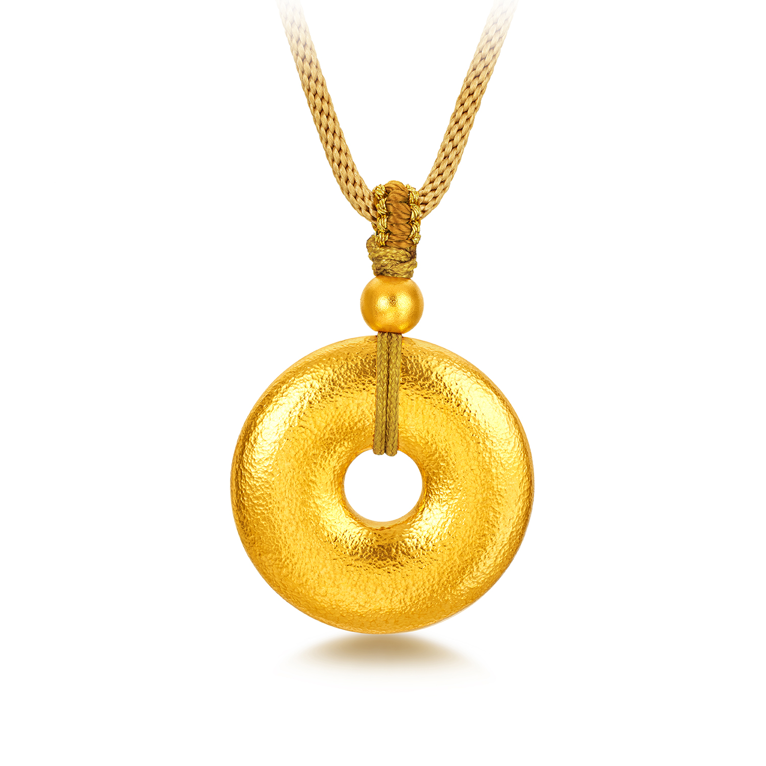 六福珠宝福满传家古法平安扣黄金项链吊坠手工錾刻计价F63G0107DS