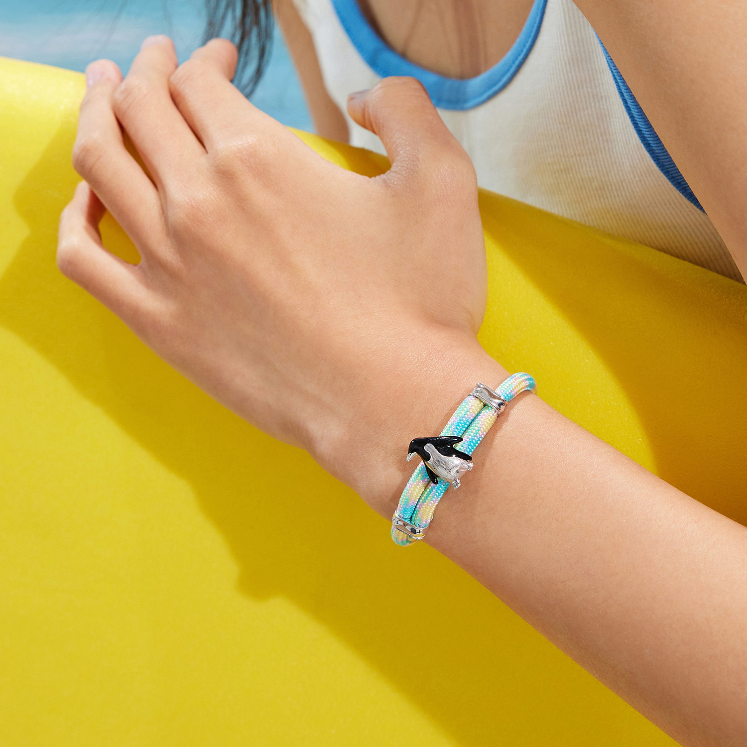 六福珠宝海洋企鹅铂金手链铂950男女款七彩拉丝白金手绳GJT0021DS