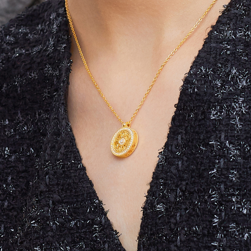 六福珠宝福满传家八宝罗盘吊坠古法黄金项链镶钻定价L35A1TBN0006【联系客服补货】【视频看货】