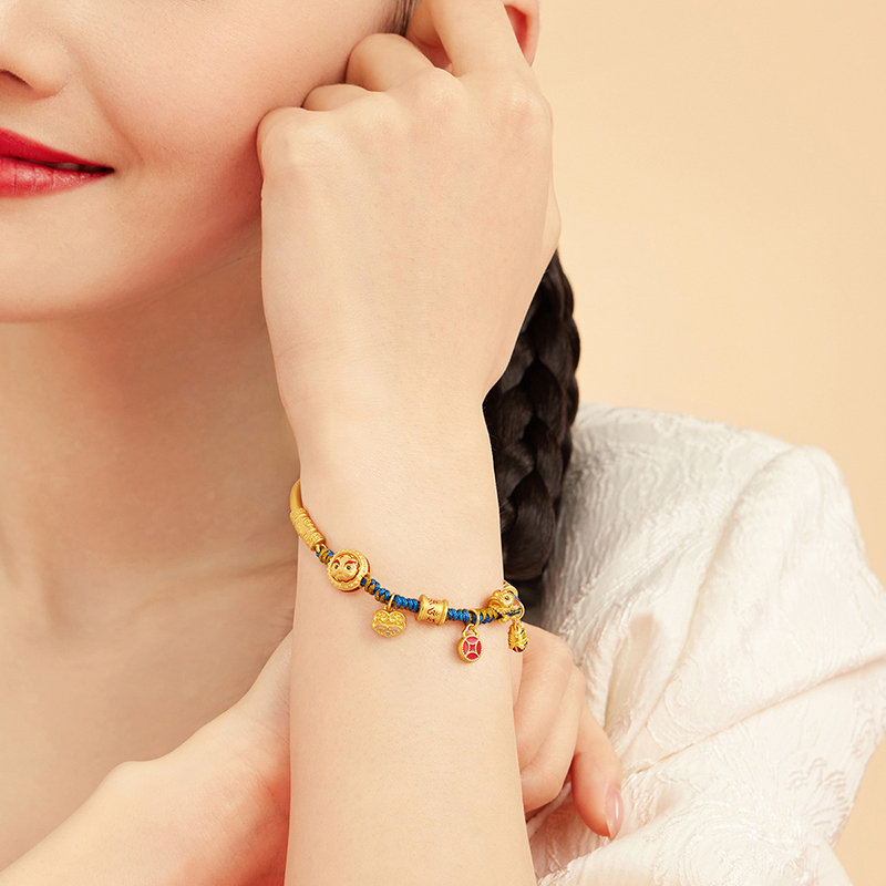 六福珠宝福财猫黄金手链5D醒狮半镯半链硬金手绳计价A01TBGB0022【联系客服补货】【视频看货】