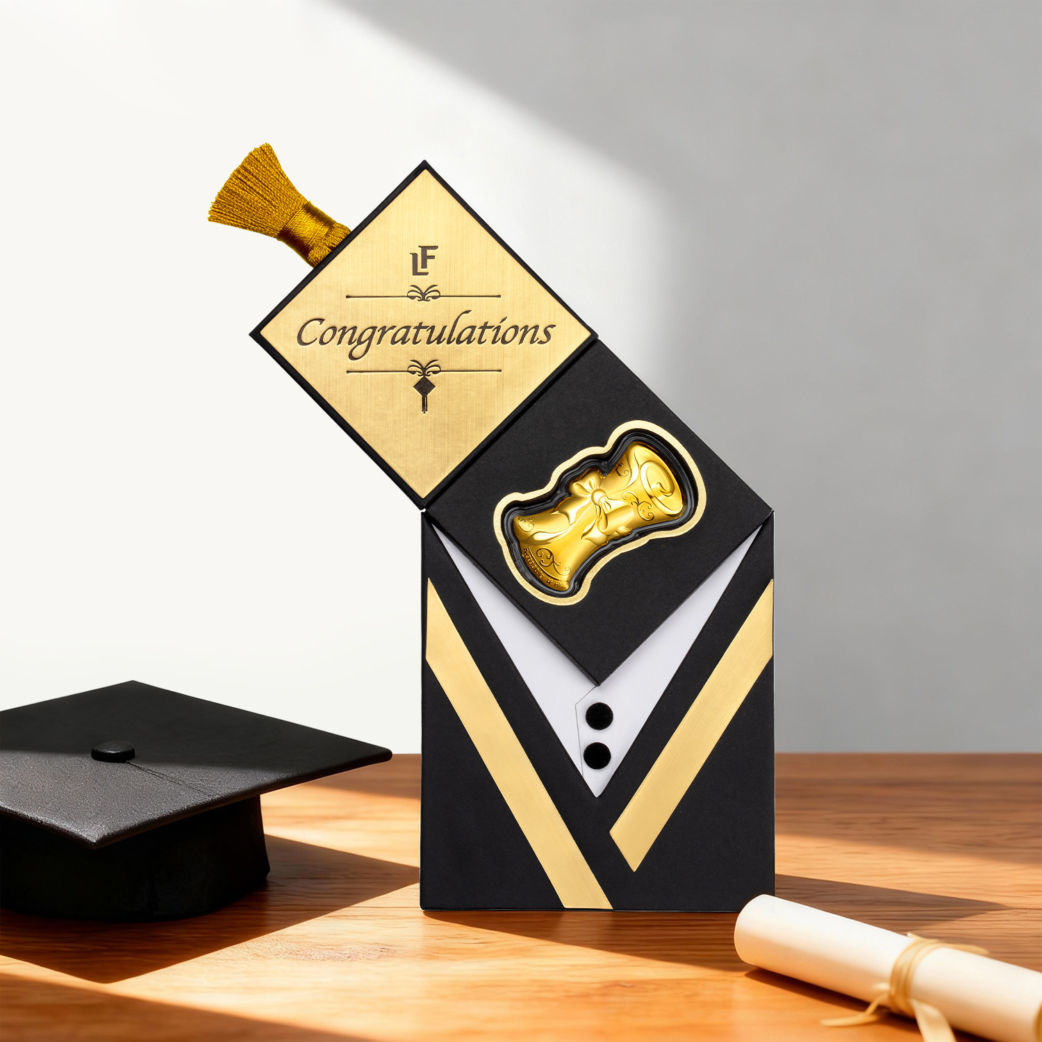 六福珠宝纪念章足金毕业证书金章小孩压岁钱送礼黄金定价HNA10046高考好礼