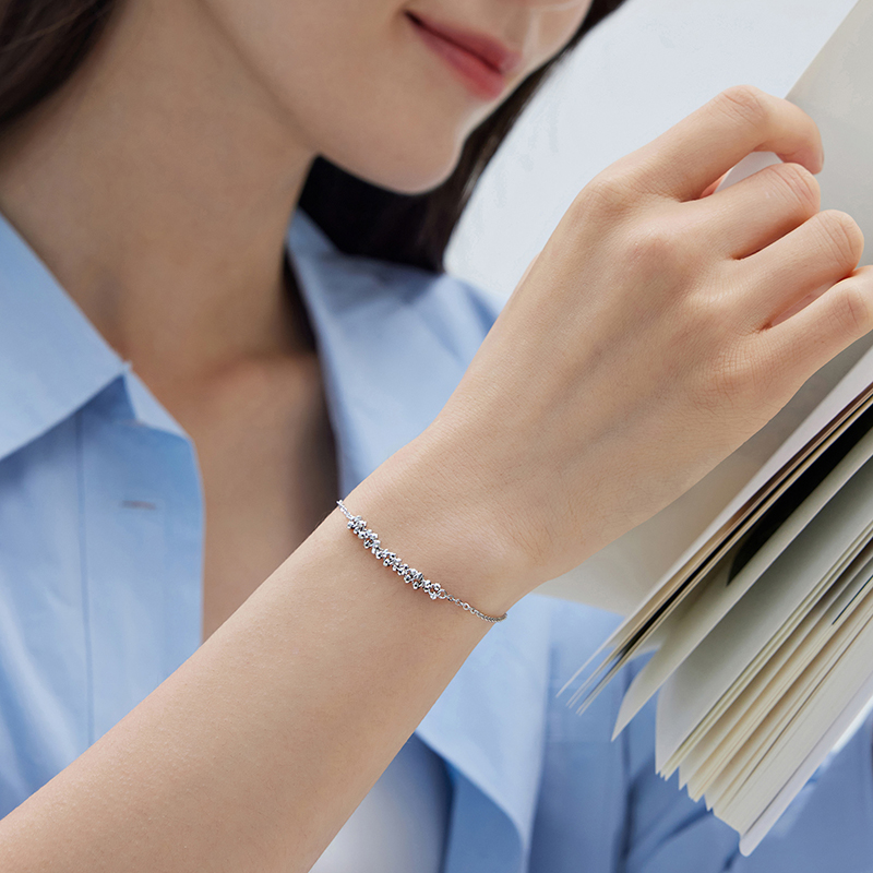 六福珠宝烂漫星河铂金手链铂950女款闪耀白金串珠计价L19P0010DS