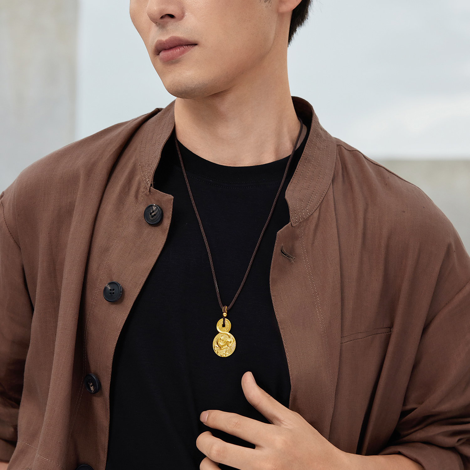 六福珠宝福满传家马到功成黄金项链吊坠男女金铜钱计价G16G0046DS【联系客服补货】【1V1直播看货】