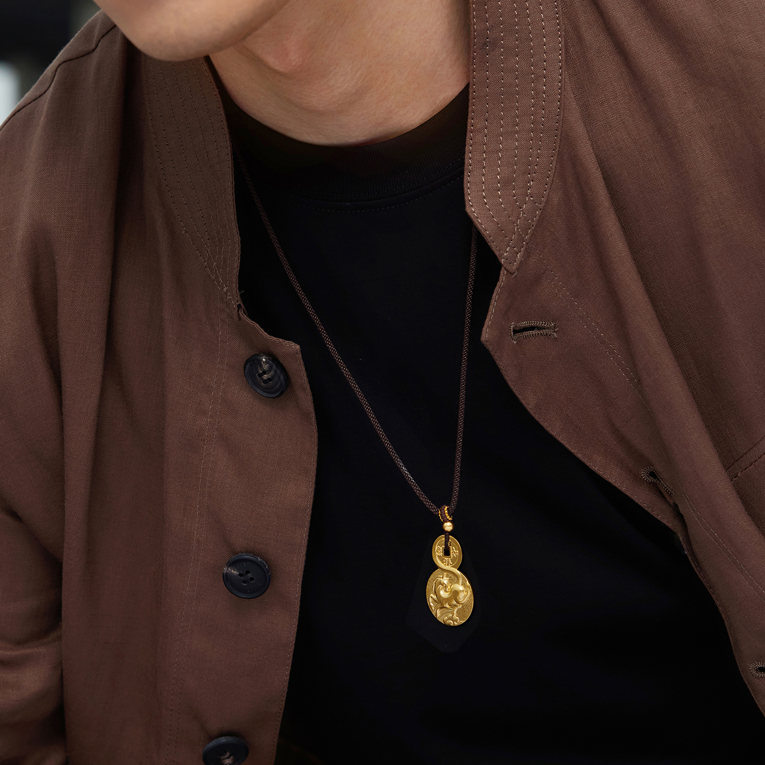 六福珠宝福满传家马到功成黄金项链吊坠男女金铜钱计价G16G0046DS【联系客服补货】【1V1直播看货】