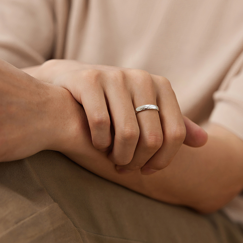 六福珠宝泥鳅背铂金戒指铂950男女款白金情侣对戒计价L04P0001DS